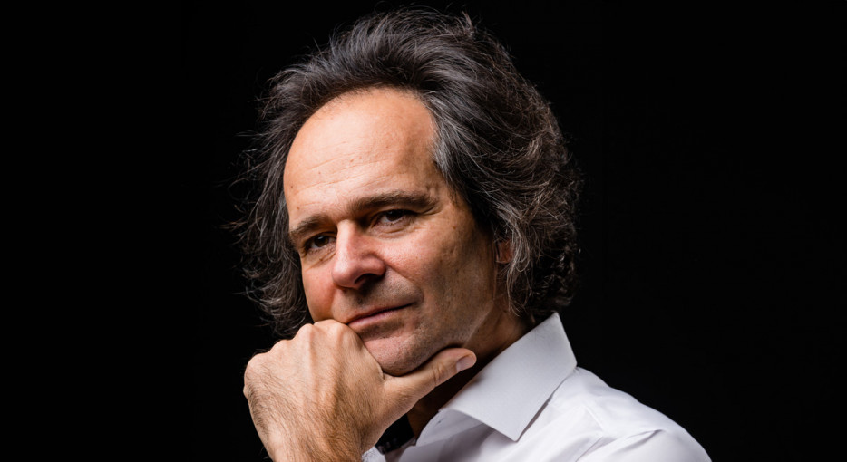 Gergely Bogányi 50