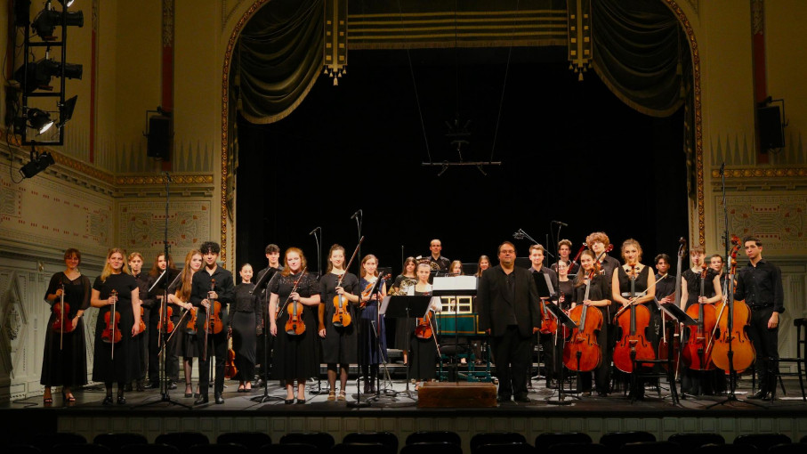String Orchestra and Symphony Orchestra of the Bartók Conservatoire on the Podium