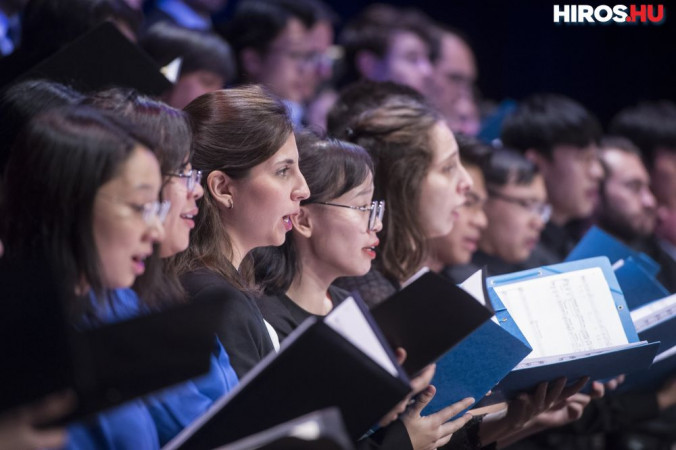 The Institute's Student Choir performing Fauré's Requiem